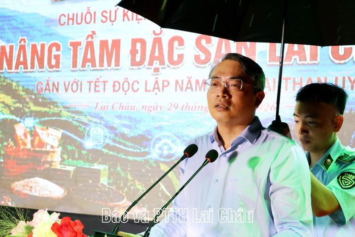 Đồng chí Hoàng Ninh - Phó Cục trưởng Cục Thương mại điện tử và Kinh tế số (Bộ Công Thương) phát biểu tại sự kiện.