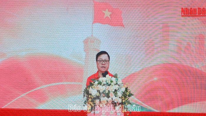 Đồng chí Lê Quốc Minh - Ủy viên Ban Chấp hành Trung ương Đảng, Tổng Biên tập Báo Nhân Dân, Phó Trưởng Ban Tuyên giáo Trung ương, Chủ tịch Hội Nhà báo Việt Nam phát biểu tại chương trình.