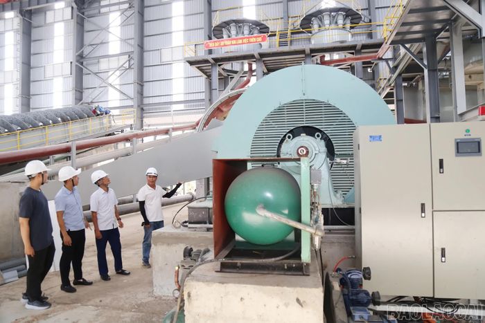 Nhà máy tuyển quặng apatit nghèo Cam Đường đang được các nhà thầu tập trung hoàn thiện, phấn đấu vận hành thử từ cuối tháng 9/2026