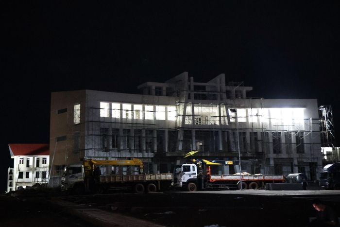 Khẩn trương thi công ngày đêm các cơ sở giáo dục để chào đón năm học mới