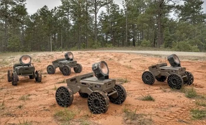 Robot chiến đấu FireAnt trong hệ thống ANTS.