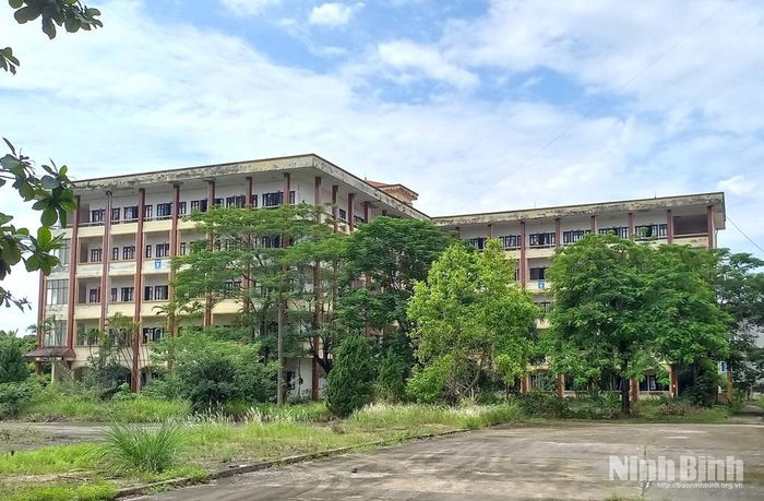 Trường Đại học Thương mại có địa chỉ tại đường Lý Thường Kiệt, phường Phù Vân, tỉnh Ninh Bình được phê duyệt phương án khai thác, cho thuê.
