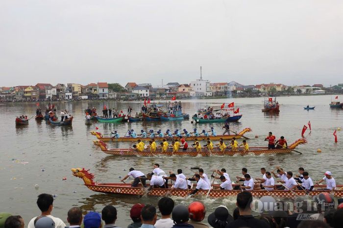 Nhiều lễ hội truyền thống vẫn được các địa phương bảo tồn và phát huy giá trị - Ảnh: D.H