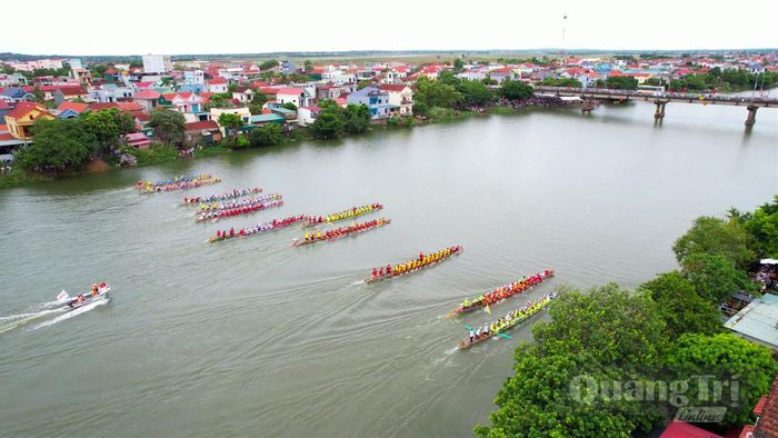 Tham gia vòng loại năm nay có 21 thuyền bơi nam - Ảnh: Lê Trường