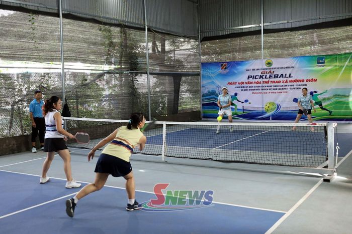 Một trận đấu pickleball tại Ngày hội.