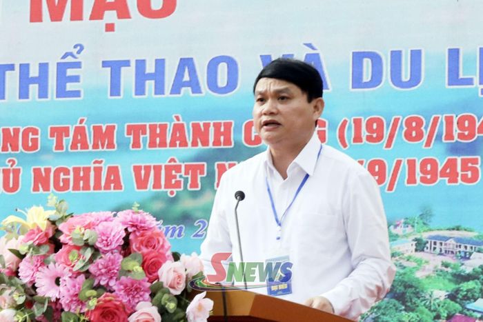 Đồng chí Đặng Ngọc Hậu, Phó Chủ tịch UBND tỉnh phát biểu tại ngày hội.