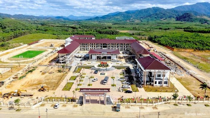 Trường phổ thông nội trú liên cấp xã A Lưới 3.