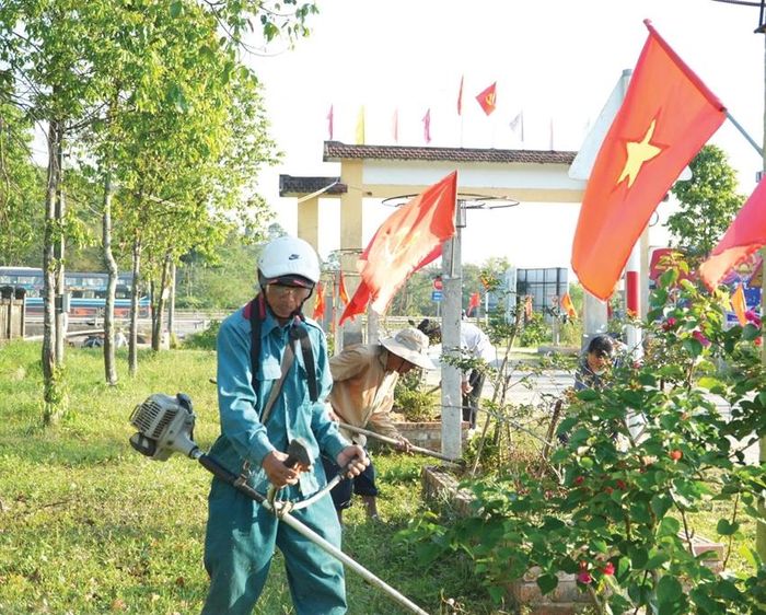  Xã Phú Lộc đang xây dựng và lan tỏa những tuyến đường cờ hoa.