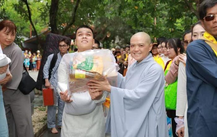 Ngày hội Vu lan đong đầy tình thân của người khiếm thị