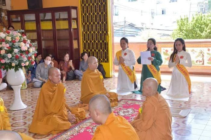 Đại diện Phật tử dâng lời cảm niệm Vu lan