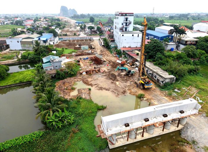 Huy động tối đa nhân lực, máy móc, phấn đấu về đích cuối năm 2026.