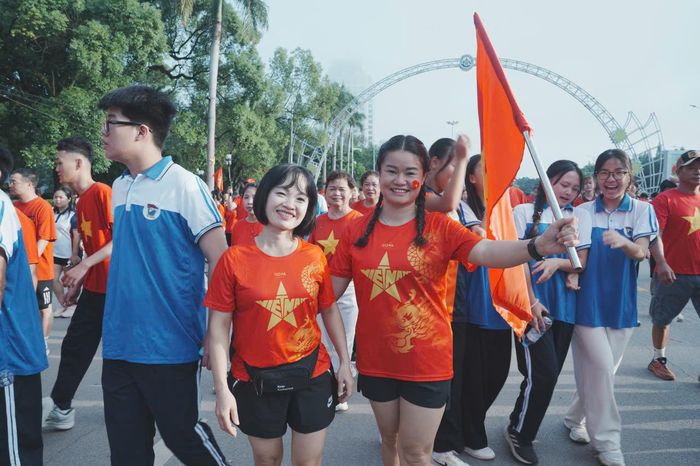 Người dân Lạng Sơn hào hứng tham gia chương trình.