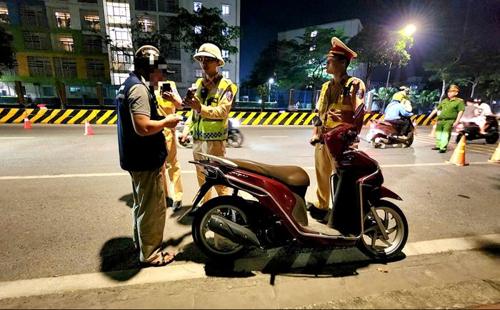 Lực lượng Cảnh sát giao thông Công an tỉnh Bắc Ninh tuần tra, xử lý vi phạm giao thông.