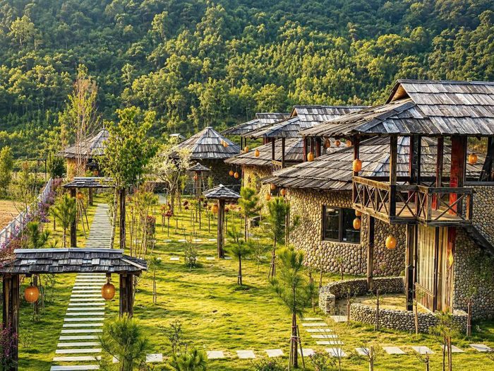 Homestay Sỏi Ecolodge, một mô hình du lịch cộng đồng do người dân đầu tư tại bản Đông Xuông, xã Ngọc Chiến.