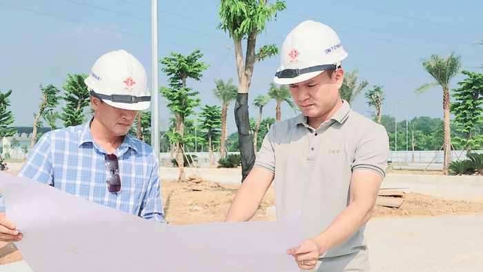 Khu đô thị Yên Lạc - Dragon City sở hữu vị trí thuận lợi tại điểm giao kết của các tuyến đường TL305B, ĐT305 và ĐT304. Đây được xem là lợi thế quan trọng giúp dự án kết nối nhanh chóng với các khu vực dân cư, trung tâm hành chính, thương mại, dịch vụ và các vùng kinh tế lân cận.