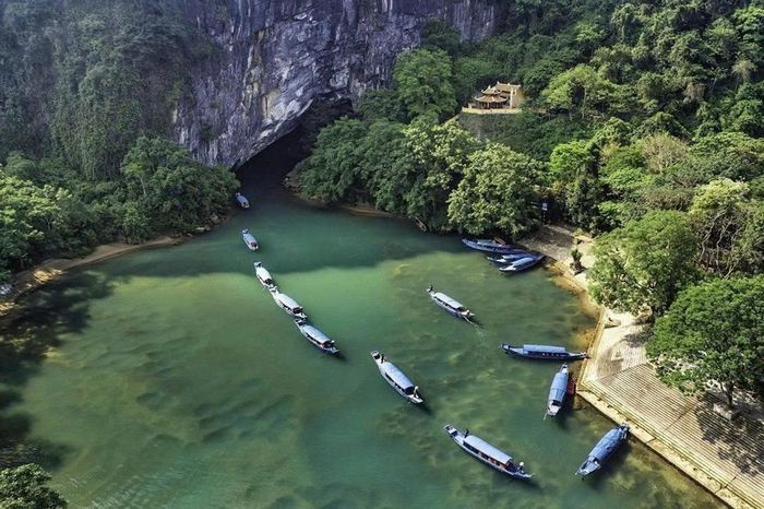 Công nghệ cũng đang mở ra những cách tiếp cận mới đối với du lịch sinh thái - Ảnh: VQG PN-KB.