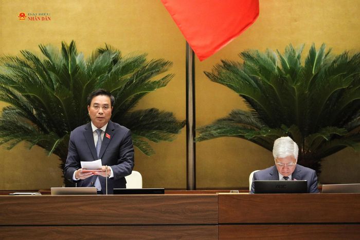 Phó Chủ tịch Quốc hội, Thượng tướng Nguyễn Doãn Anh điều hành nội dung thông qua Luật Phòng, chống phổ biến vũ khí hủy diệt hàng loạt. Ảnh: Khánh Duy