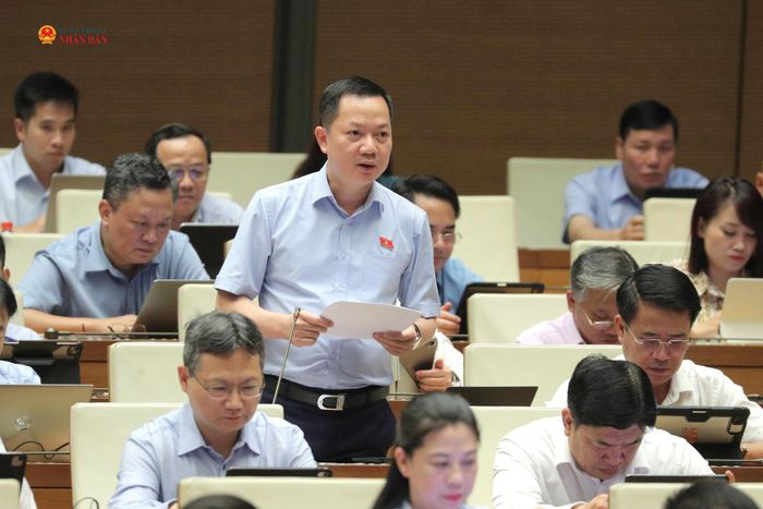 ĐBQH Trịnh Xuân An (TP. Đồng Nai) phát biểu tại hội trường. Ảnh: Phạm Thắng