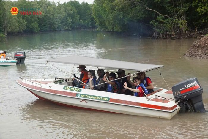 Doanh nghiệp lữ hành TP. Hồ Chí Minh đã đưa khoảng 7,5 triệu lượt khách về đồng bằng sông Cửu Long. Ảnh: Vũ Châu