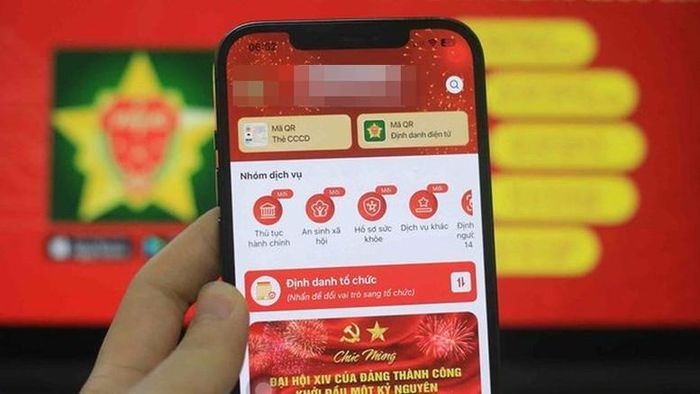 Từ ngày 28/9, người dân có thể nhận lương hưu, trợ cấp qua tài khoản hưởng an sinh xã hội trên VNeID. Ảnh: VGP