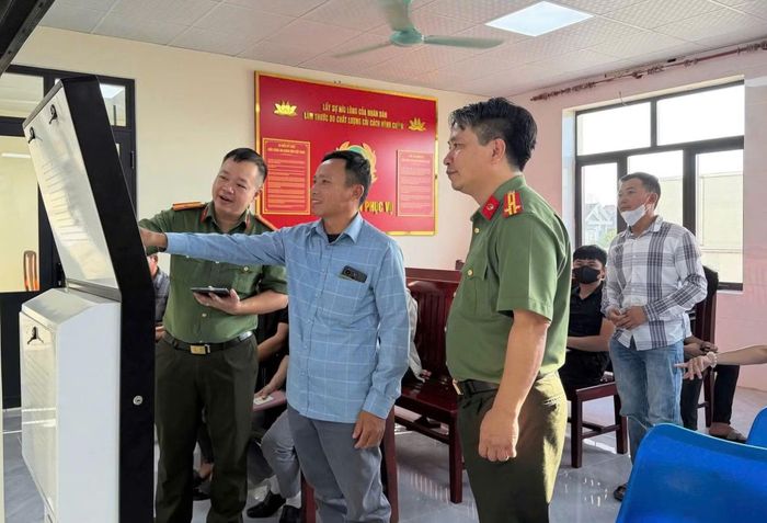 Trung tâm hành chính công của Công an tỉnh Nghệ An phục vụ nhân dân xuyên lễ.