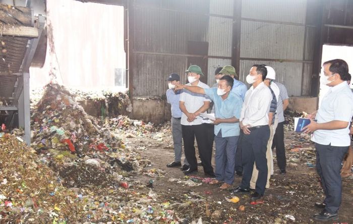 Cuối tháng 7/2026, lãnh đạo tỉnh Hà Tĩnh kiểm tra tại 10 dự án xử lý rác thải đang hoạt động trên địa bàn, trong đó ghi nhận chỉ 2 doanh nghiệp hoạt động tốt, còn lại phần lớn là cầm chừng hoặc tạm ngừng hoạt động.