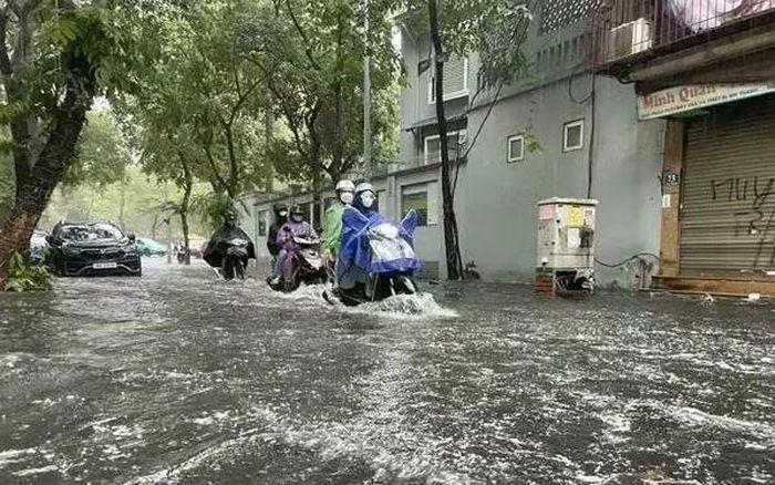 Hà Nội sẽ có mưa vừa, mưa to và dông với lượng mưa phổ biến 30 - 50mm, có nơi trên 80mm.