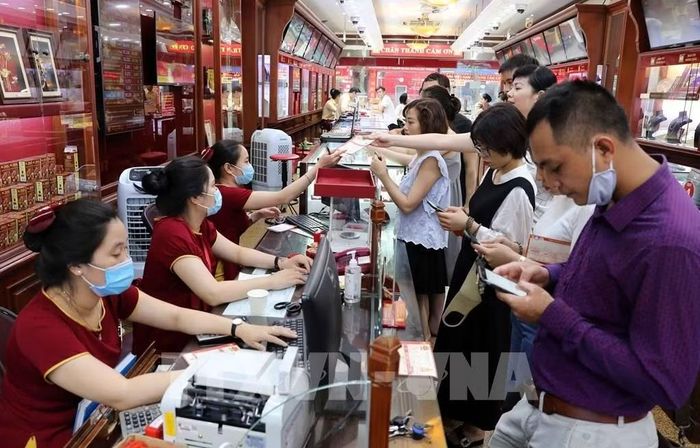 Chuyên gia khuyến nghị cần thận trọng để tránh rủi ro về giá khi mua bán vàng.
