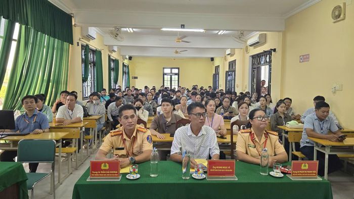 Các thí sinh tham gia kỳ sát hạch cấp GPLX ô tô lần thứ 41 được tổ chức vào cuối tháng 8/2026.