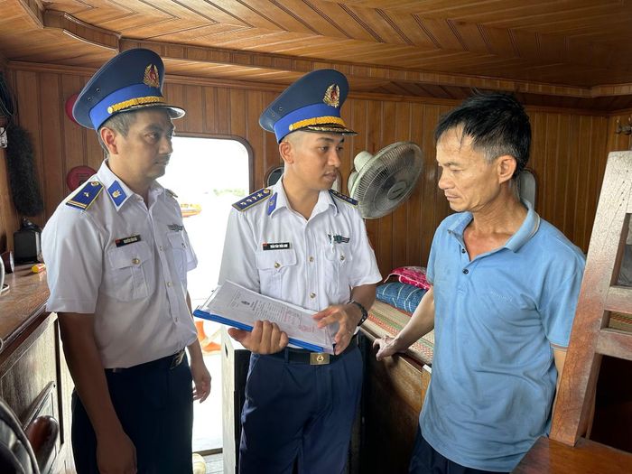 Làm việc với Thuyền trưởng.