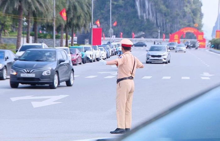 CSGT Quảng Ninh phân luồng đảm bảo TTATGT các sự kiện lớn diễn ra trên địa bàn dịp Quốc khánh.