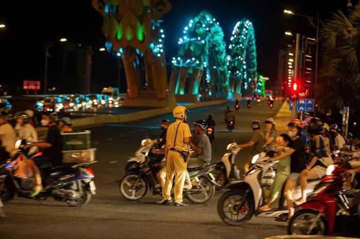 Phong trào “Ba nhất” được Phòng CSGT Công an TP Đà Nẵng cụ thể hóa trong từng ca trực, từng nhiệm vụ.
