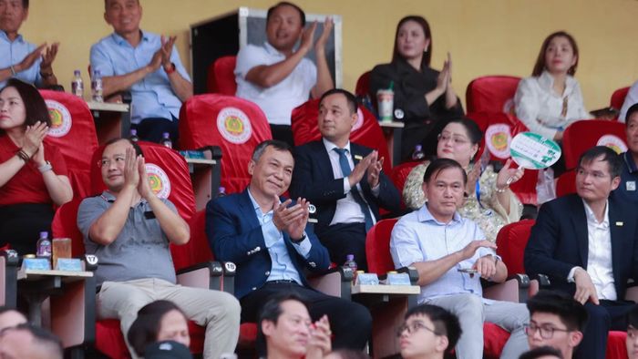 Tới dự khán trận đấu có lãnh đạo UBND TP Hà Nội; lãnh đạo Công an TP Hà Nội, Công an TP Hồ Chí Minh; đại diện lãnh đạo các bộ ban ngành, lãnh đạo Liên đoàn bóng đá Việt Nam...