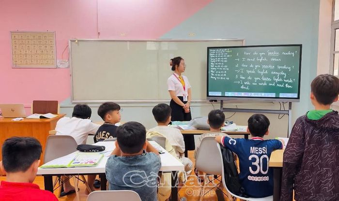 Hoạt động học tập, trải nghiệm bằng tiếng Anh giúp học sinh có thêm cơ hội sử dụng ngoại ngữ trong những tình huống gần gũi, thực tế.