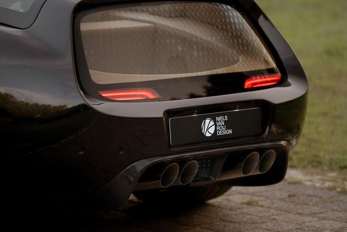  Góc cao phía trước cho thấy nắp capo dài, phần mái shooting brake và dải thiết kế màu hổ phách. Ảnh: Niels van Roij Design. 