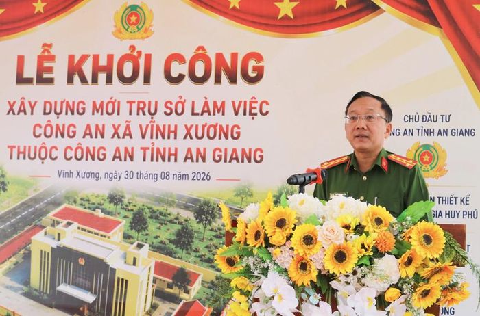 Đại tá Huỳnh Thanh Lâm, Phó giám đốc Công an tỉnh phát biểu. Ảnh: Anh Túc.