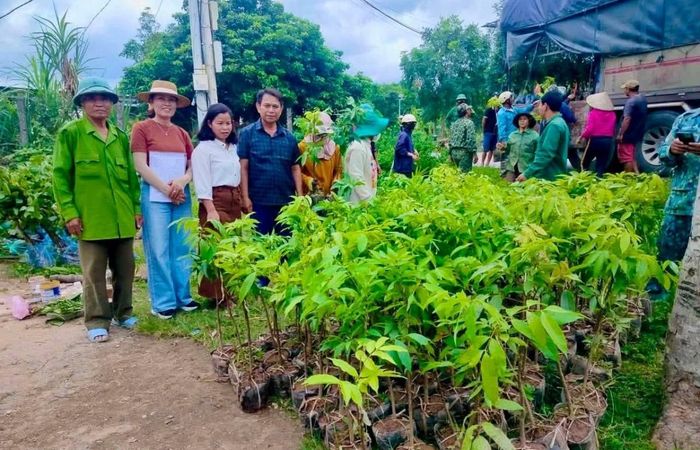 Kiểm tra, nghiệm thu và bàn giao giống cây ăn quả tại xã A Lưới 1, Tp. Huế