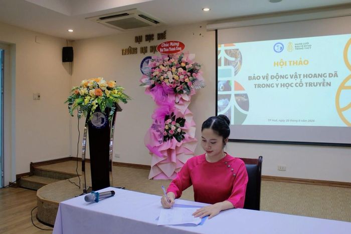 ...các đại biểu đồng thời ký kết đồng thuận về hạn chế sử dụng động vật hoang dã trong Y học cổ truyền