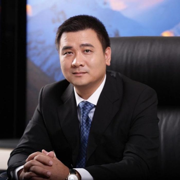 Nhờ sự trợ giúp của chị gái, Phan Vũ Hải lấy lại quyền kiểm soát công ty. (Ảnh: Baidu)