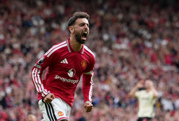Bruno Fernandes lập hattrick trong chiến thắng của Man Utd. (Ảnh: Reuters)