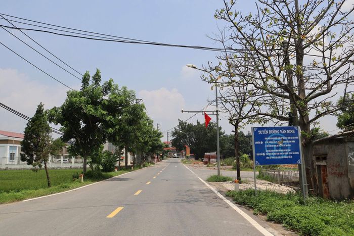 Tuyến đường nối từ Quốc lộ 32 vào đền Hát Môn dài hơn 7km được hoàn thành. Ảnh: Nguyễn Mai