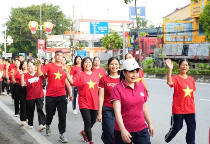 Đông đảo các tầng lớp nhân dân xã Đan Phượng tham gia chương trình. Ảnh: Nga Nguyễn