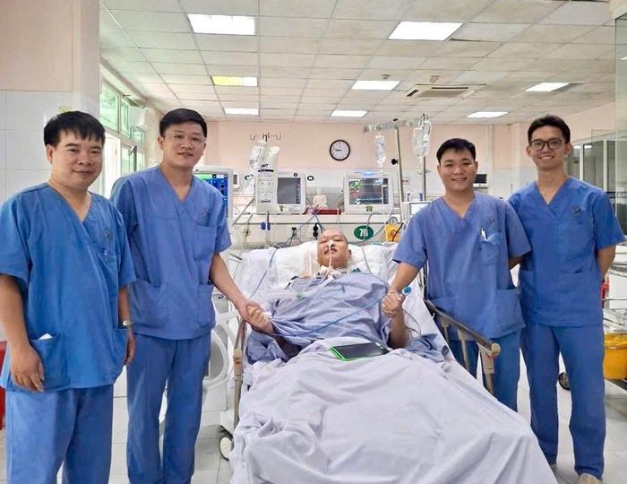 Người bệnh thoát khỏi nguy kịch nhờ sự vào cuộc của các bác sĩ. Ảnh: BVĐG