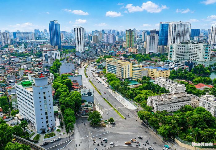Toàn cảnh tuyến đường Vành đai 1 đoạn Hoàng Cầu - Voi Phục.