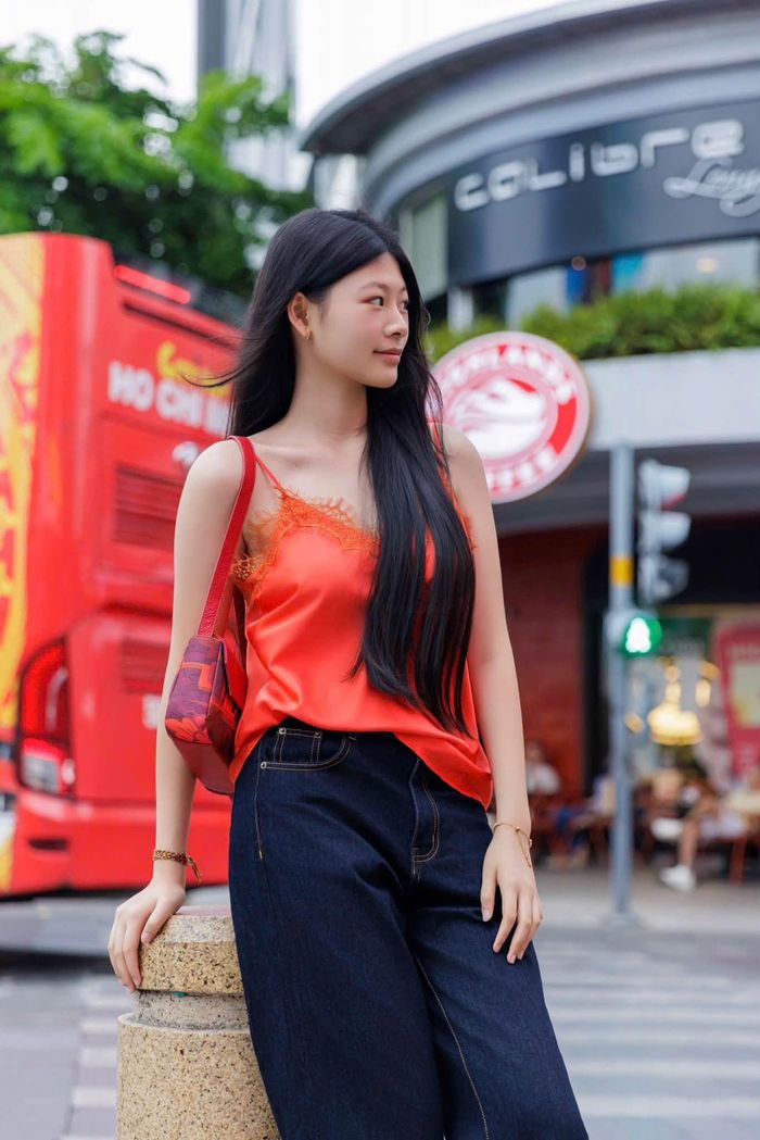 Có vẻ ngoài nổi bật và nền tảng từ bố mẹ, An Nhiên từng được khuyên phù hợp với nghề người mẫu và các cuộc thi hoa hậu. Tuy nhiên, cô tỏ ra không mấy hào hứng vì có định hướng công việc khác. "Con gái không bị thu hút bởi hào quang của sự nổi tiếng, hiện chăm chỉ học hành để nuôi ước mơ trở thành kiến trúc sư", Bình Minh từng chia sẻ.