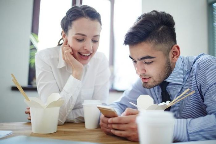Bọ Cạp nữ khi yêu lại dễ trở nên si tình, mềm lòng. Sự bao dung đôi khi khiến họ chịu đựng quá nhiều và dễ bị tổn thương khi gặp người không xứng đáng. Ảnh minh họa