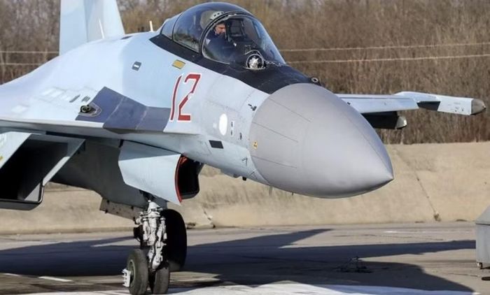 Vì vậy, dù nhìn bên ngoài vẫn rất giống Su-27, Su-35 thực tế là một thiết kế đã được hiện đại hóa sâu.