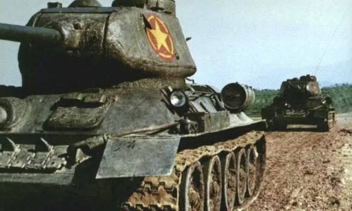 Khoảng cách giữa T-34 và xe tăng hiện đại vì thế không chỉ nằm ở độ dày của lớp giáp. Nó nằm ở cách 2 thế hệ xe tăng nhìn thấy, hiểu và sống sót trên chiến trường.
