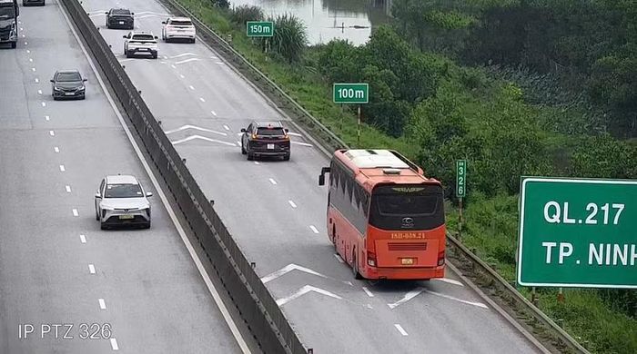 Việc giữ khoảng cách an toàn trên cao tốc là vô cùng cần thiết
