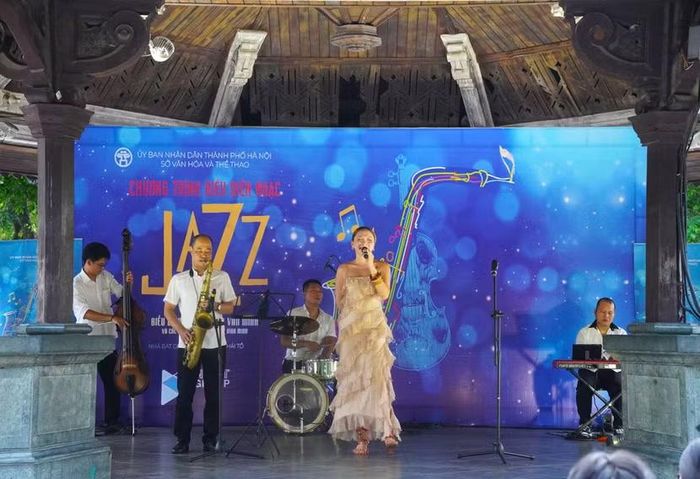 Sân khấu chương trình "Âm nhạc cộng đồng".
